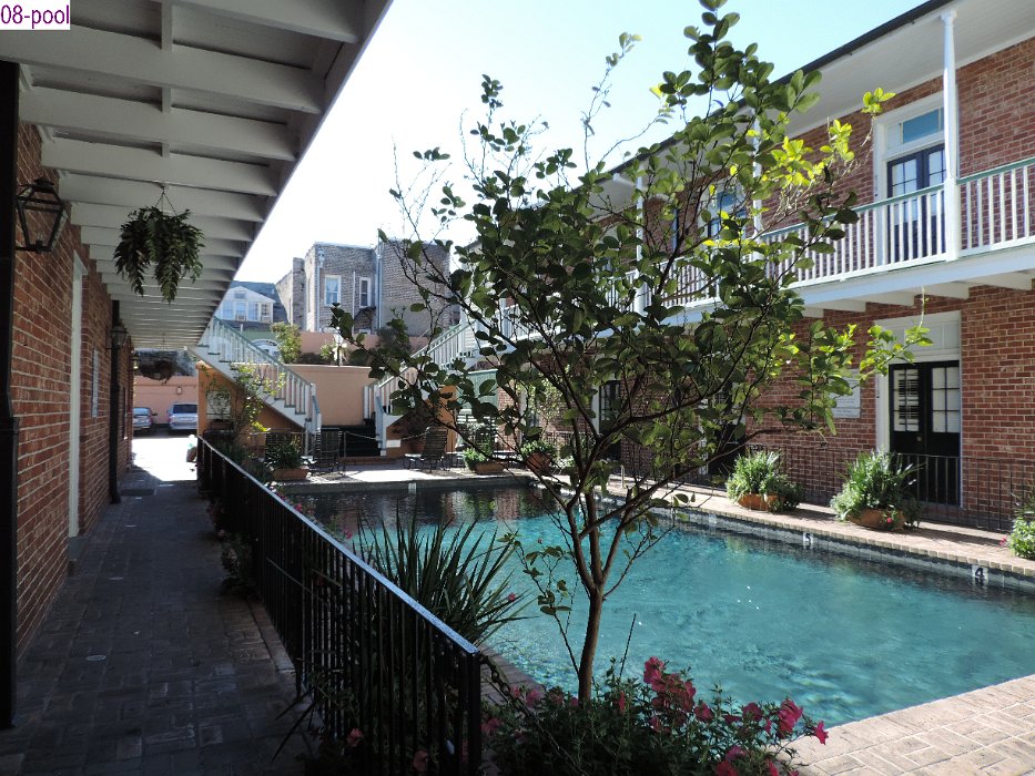 08-pool.jpg